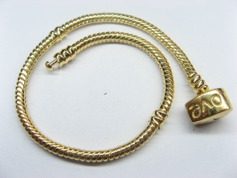 1X European Golden Plated Bracelet w/Love Clasp 20cm - Click Image to Close