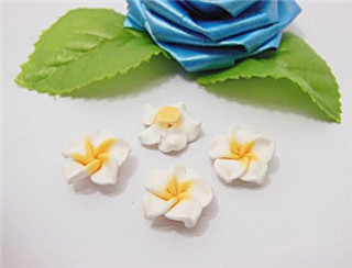 100 White Fimo Beads Frangipani Jewellery Finding 20mm - Click Image to Close