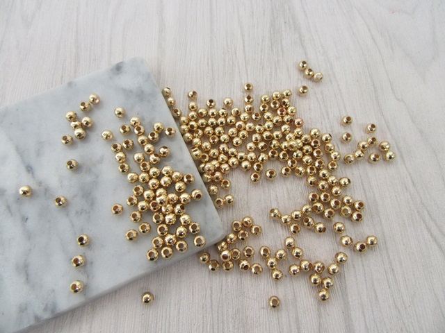 2700Pcs Golden Round Spacer Beads Jewellery Finding 5mm - Click Image to Close